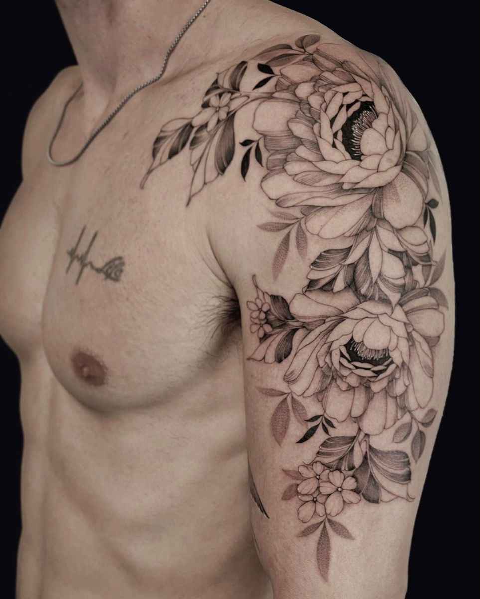 tattoo floral fleur epaule homme