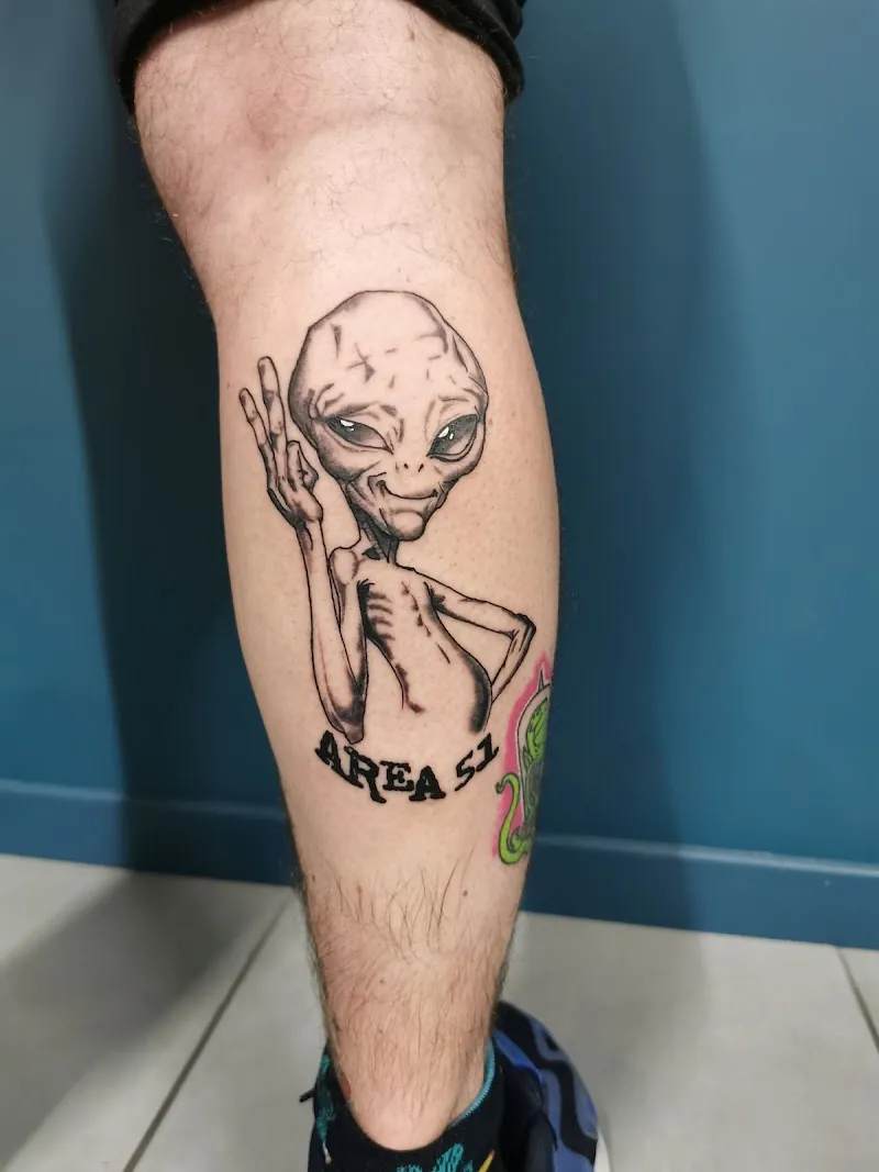 Galerie de tatouages 92 Hornet Studio