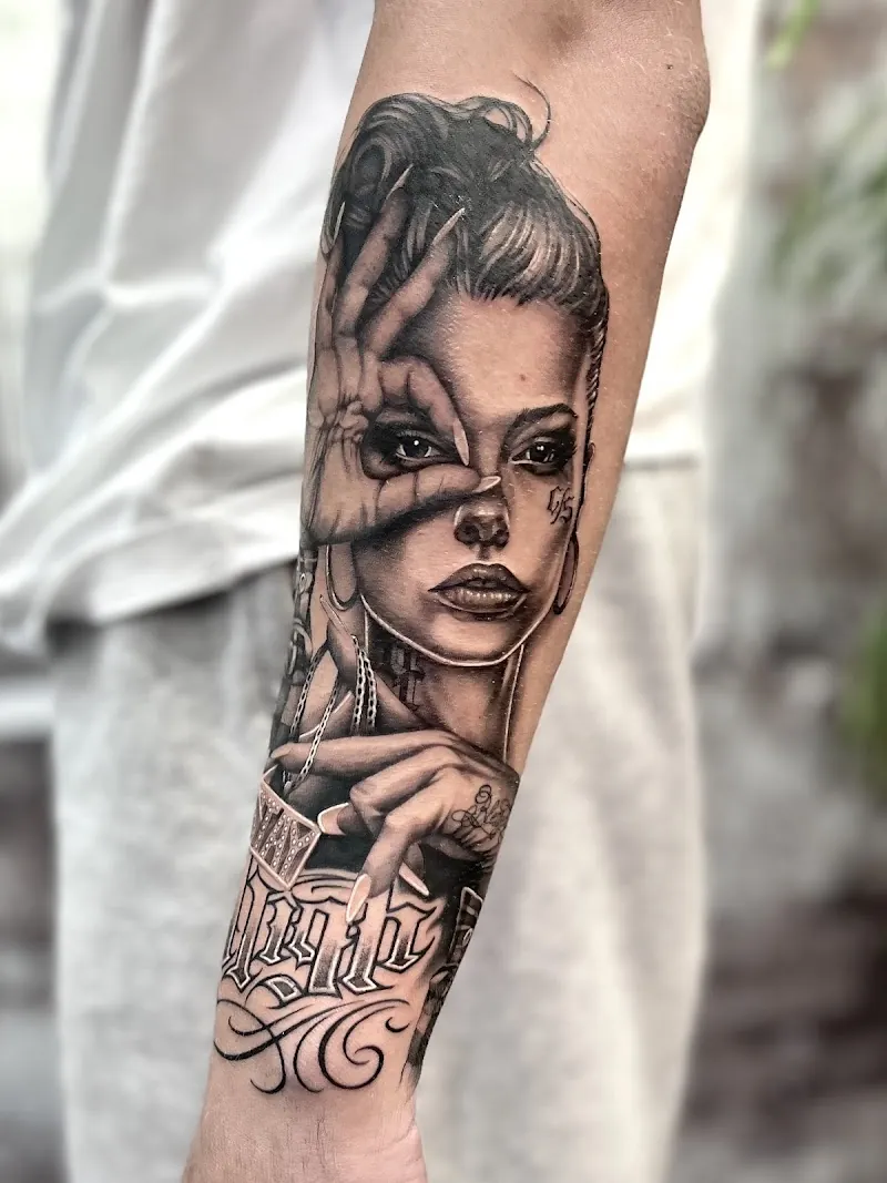 Linked Tattoo Shop