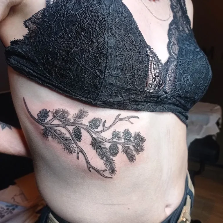 Piercing Grenoble  Tatouage MaPetiteImprimerie 4 768x768