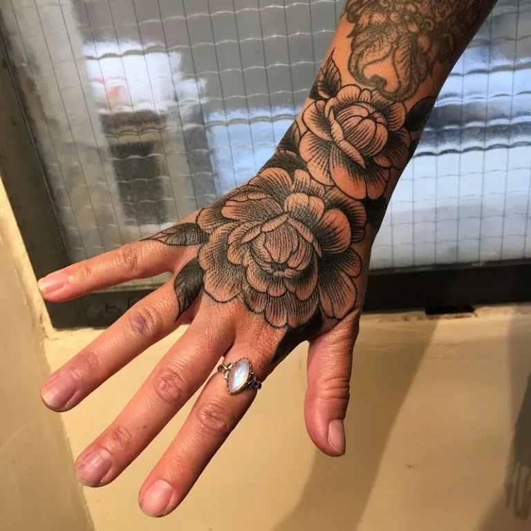 The Hive Tattoo Marseille 4 768x768