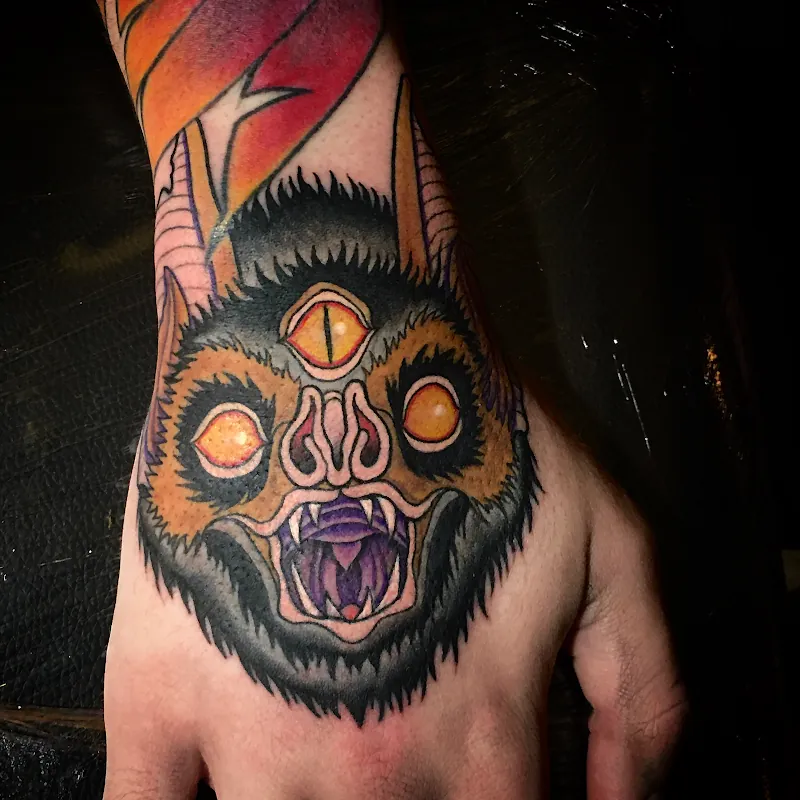 Galerie de tatouages 3 The Hive Tattoo