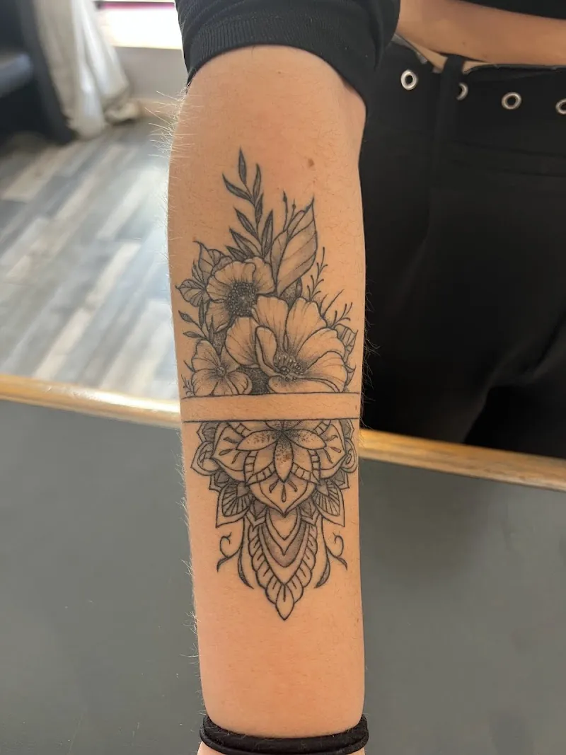 Galerie de tatouages 20 Artefact Custom Tattoo