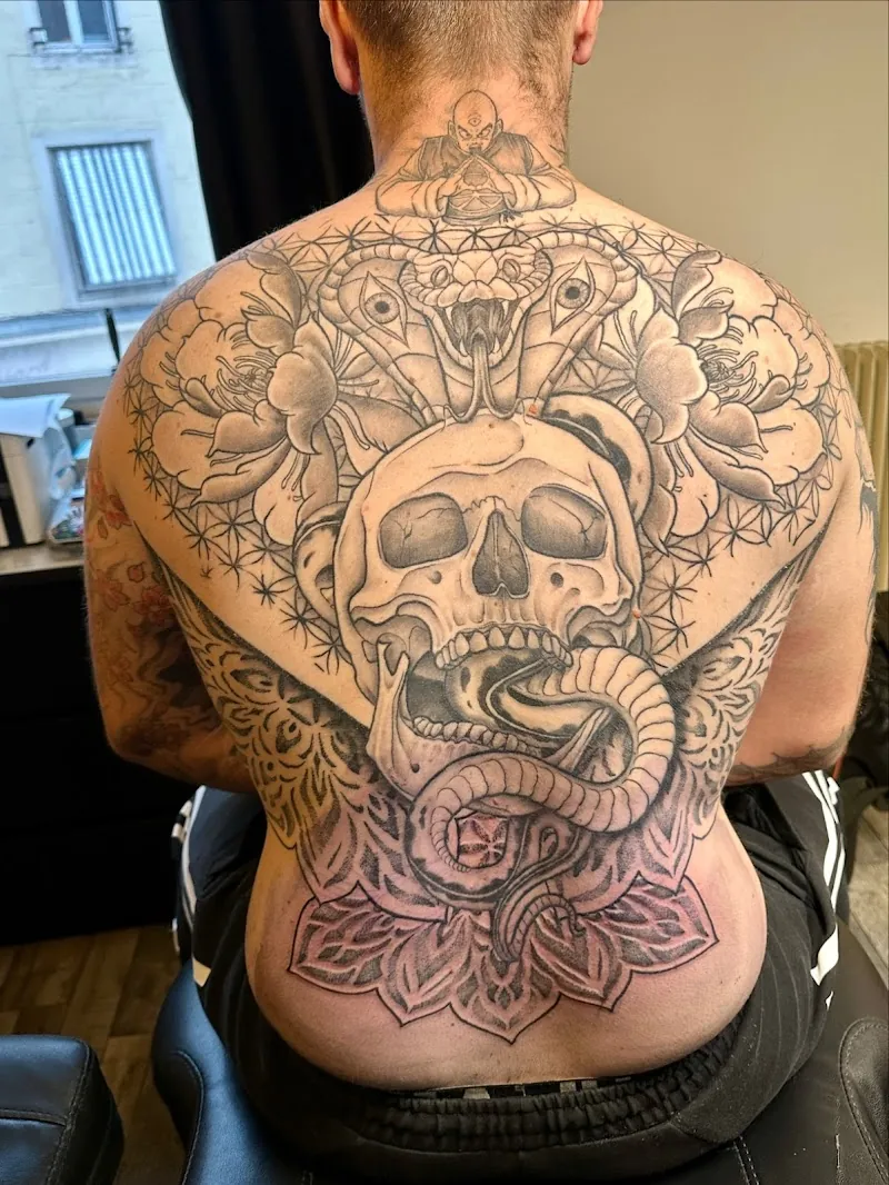 Galerie de tatouages 19 Artefact Custom Tattoo