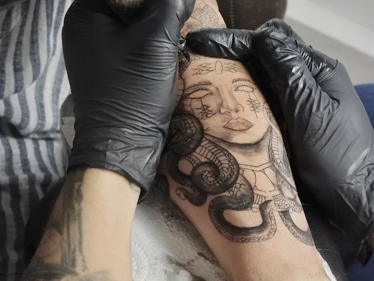 Artesanos Tattoo Concept  Studio Tatouage Clermont Ferrand 4 768x576