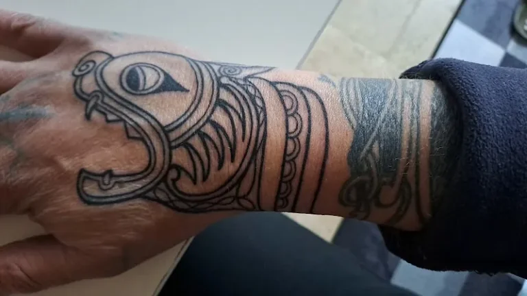 Blackblood Tattoo La garde 6 768x432