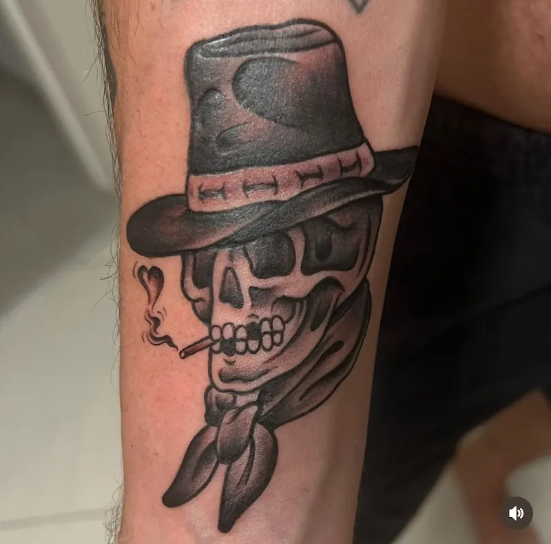 Galerie de tatouages 93 Bleu Carbone
