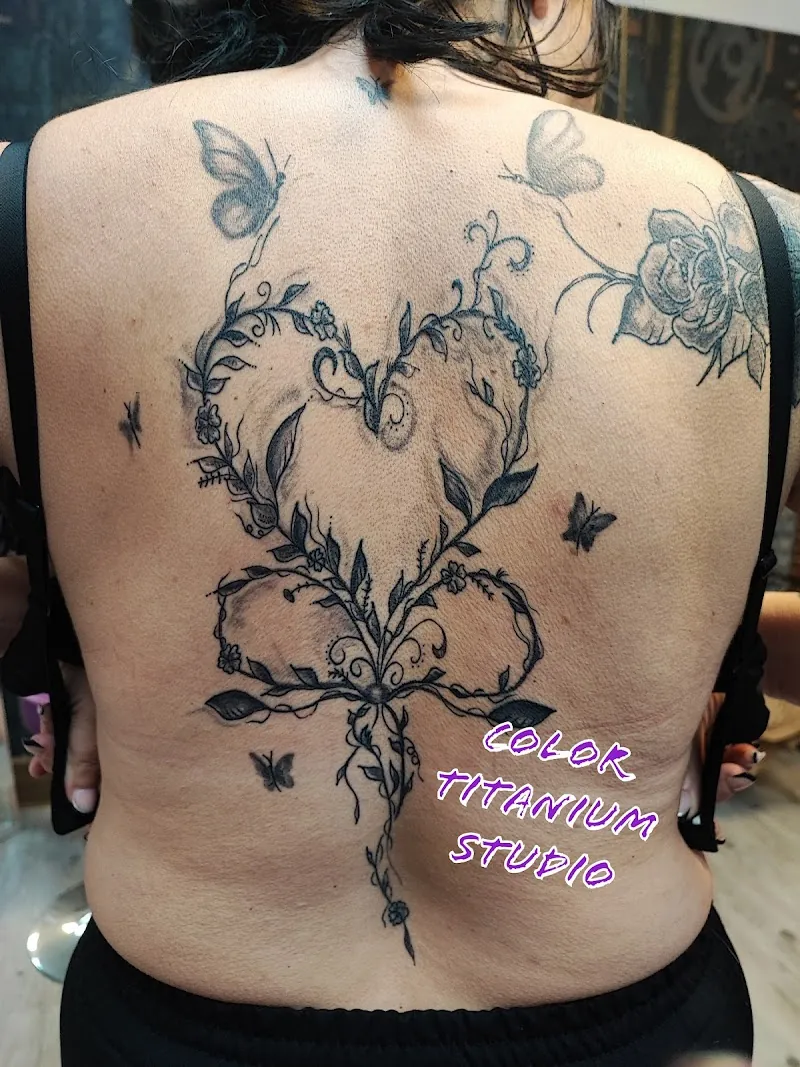Galerie de tatouages 33 Color Titanium Studio