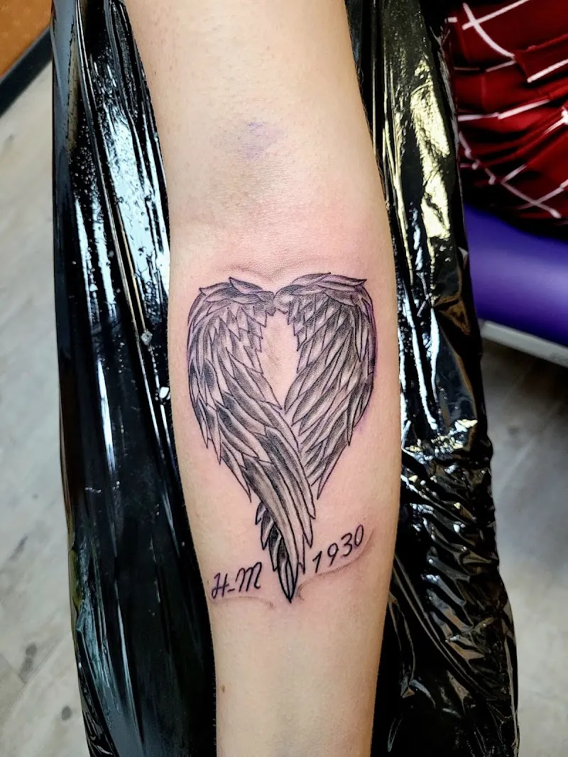 Galerie de tatouages 30 Color Titanium Studio