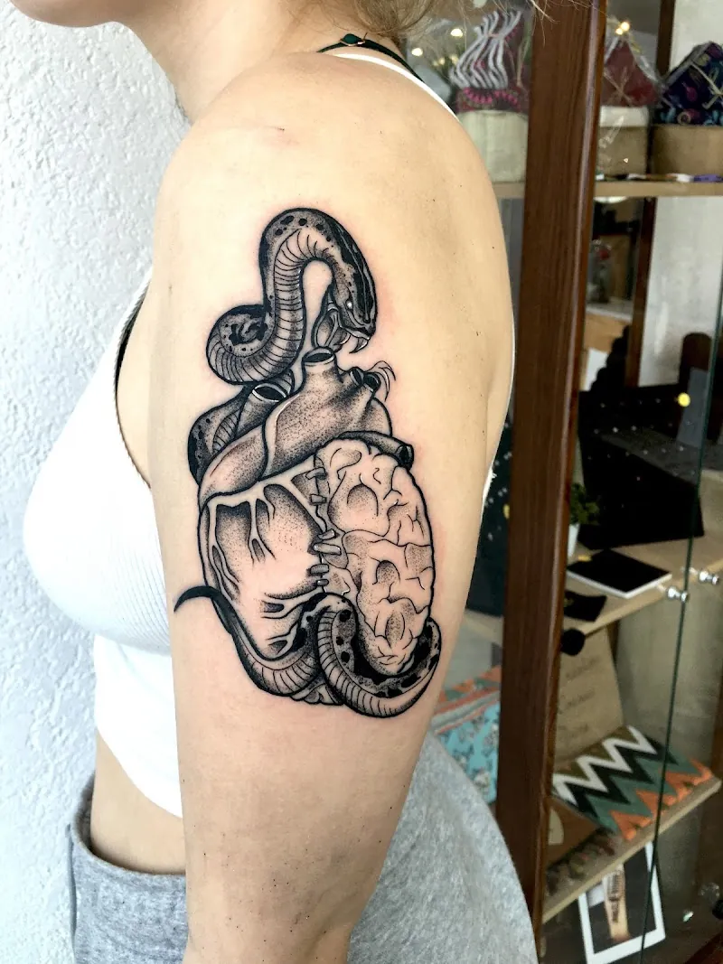 Galerie de tatouages 16 Entre Les Lignes