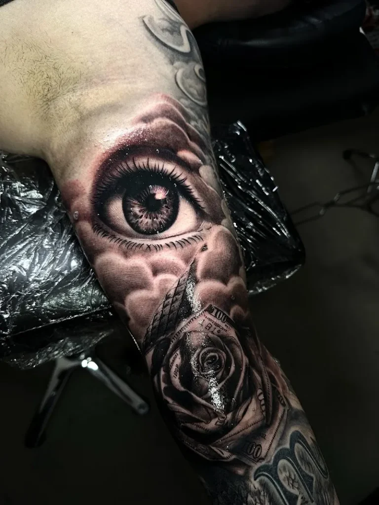 Euphorbia   Salon de tatouage 2 768x1024