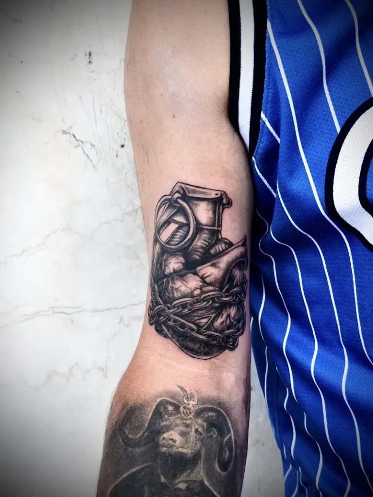 Graphink Tattoo Studio 2 768x1024