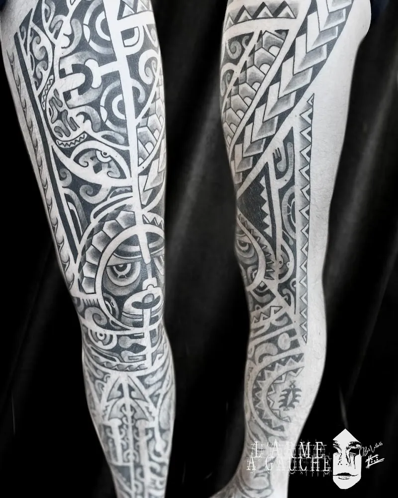 Galerie de tatouages 1 L’Arme à gauche