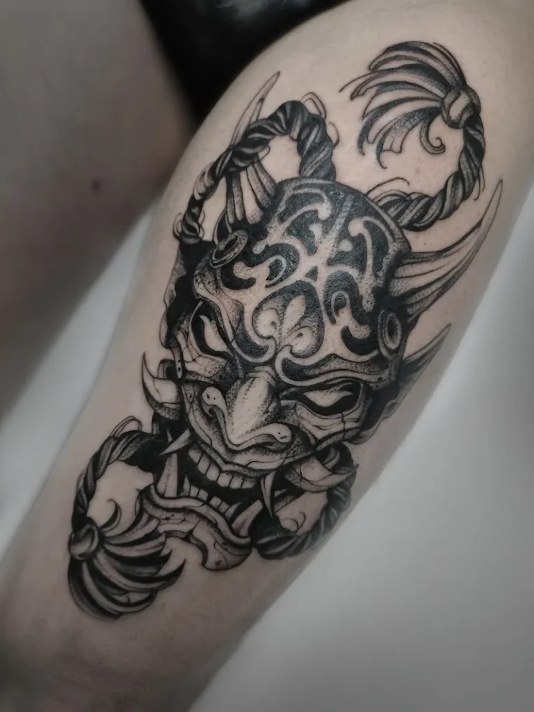 Laura Volf   Tattoo shop   5 768x1024