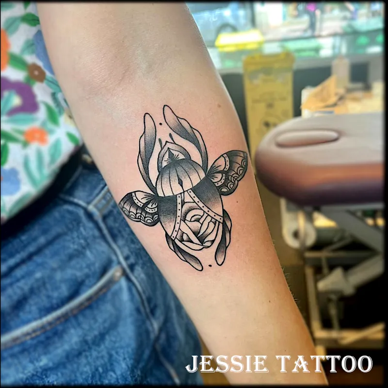 Galerie de tatouages 102 Lou