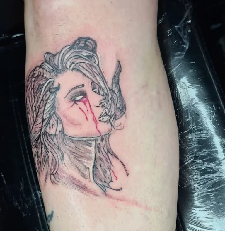 Middle art   Salon de tatouage  Piercing 9 768x789