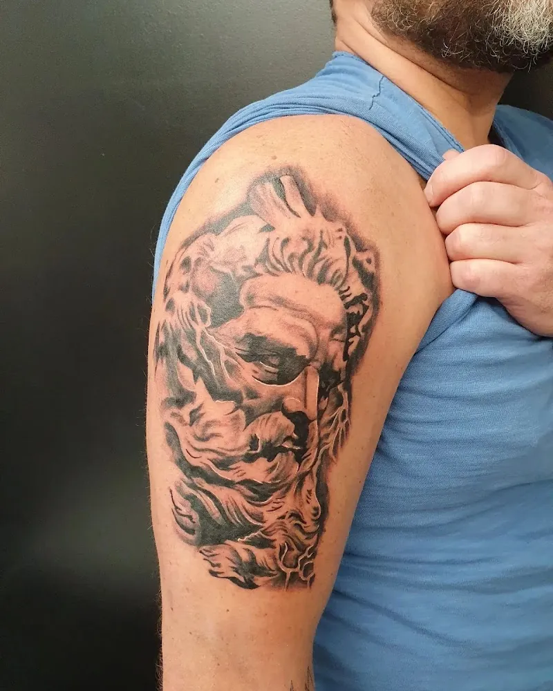 Galerie de tatouages 13 Midgard Tattoo