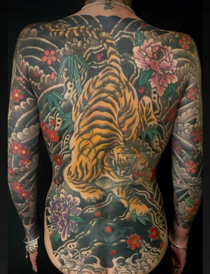 Galerie de tatouages 8 Mystery Tattoo Club