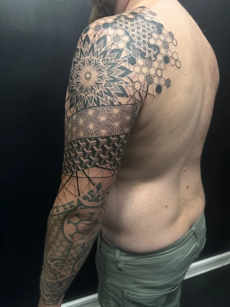 Neo Tattoo Shop 3 768x1024