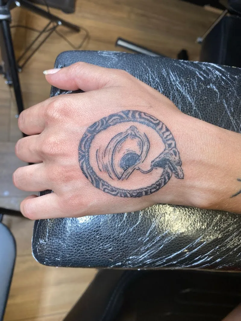 Galerie de tatouages 83 Nik Ink Black Tattoo