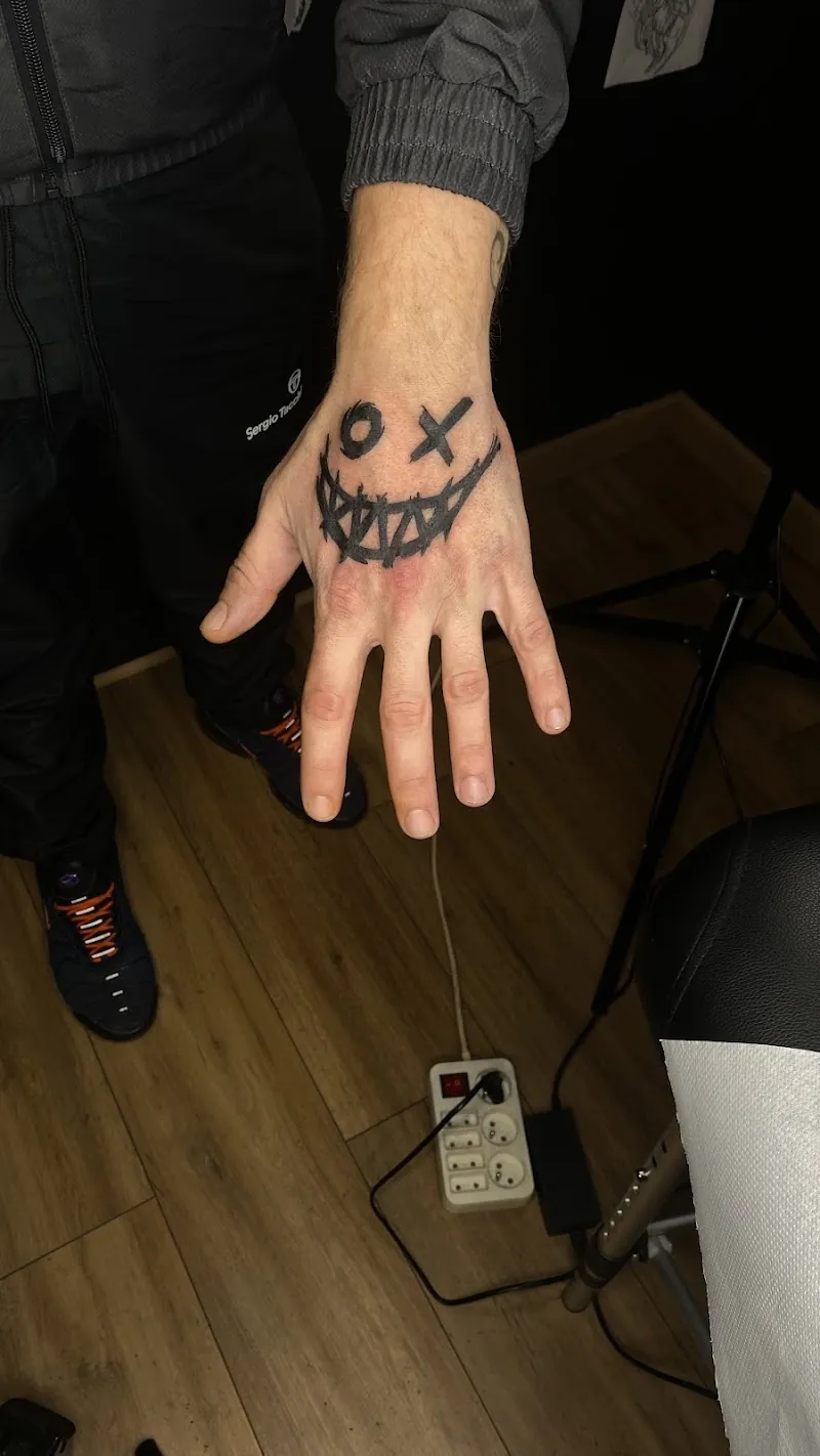 Galerie de tatouages 80 Nik Ink Black Tattoo