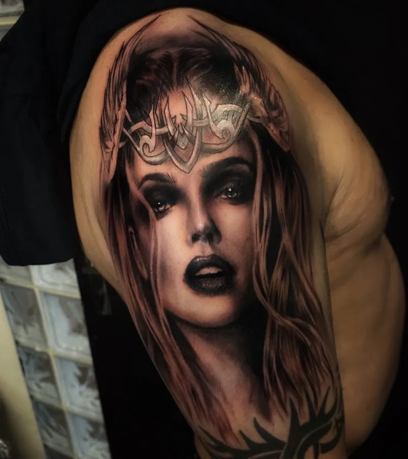 Galerie de tatouages 85 Revolution Tattoo Orvault