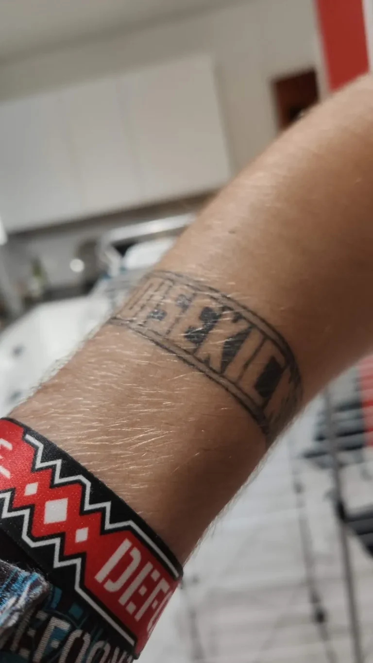 Simone Tattoo 8 768x1365