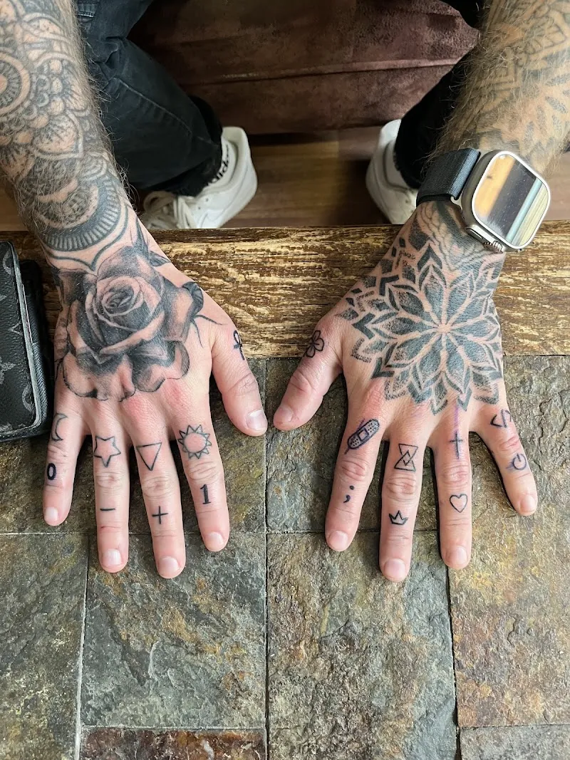 Galerie de tatouages 7 Sir Daemon Tattoo Shop