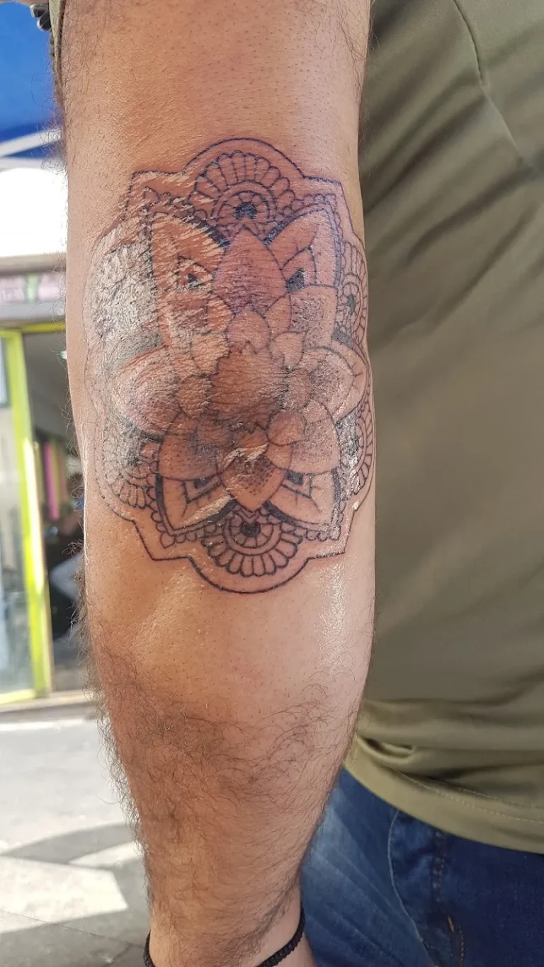 Studio Tattoo 2 768x1365