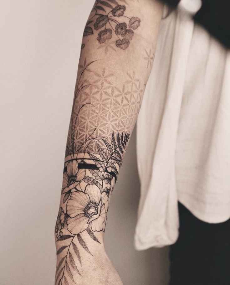 Tatouage Dotwork ornemental _7_11zon