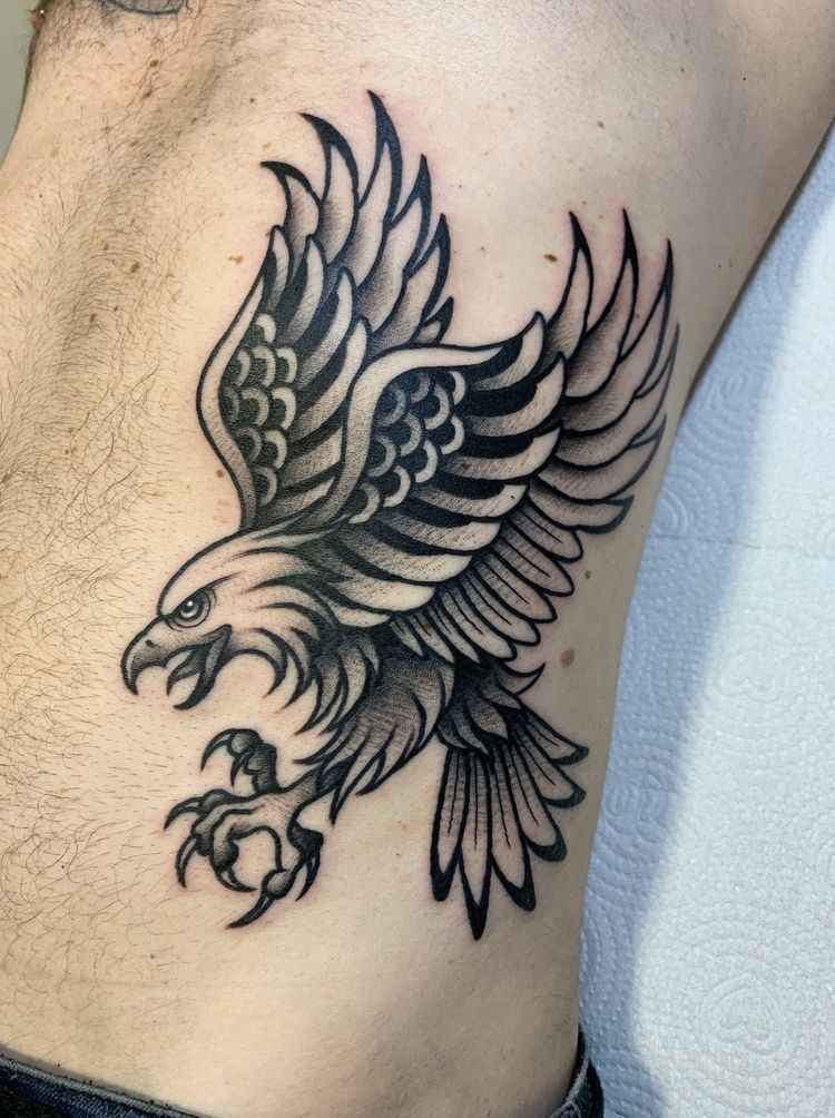 Tatouage Old School aigle homme_1_11zon