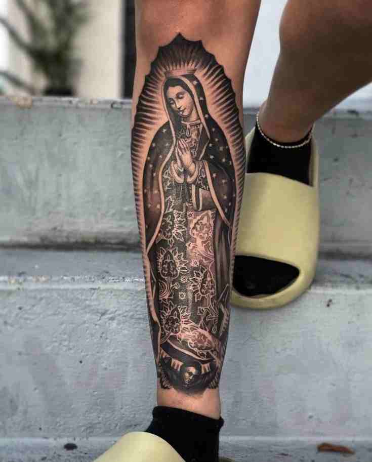 Tatouage Vierge de Guadalupe jambe