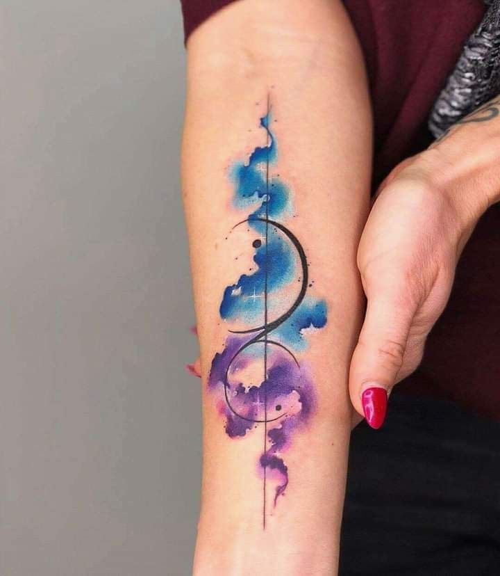 Tatouage aquarelle abstrait