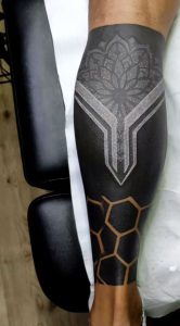 Tatouage blackout 2