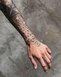 Tatouage blackwork ornemental_4_11zon