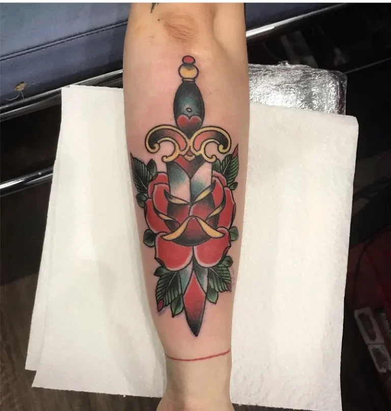 Tattooist in Bordeaux 1 768x808