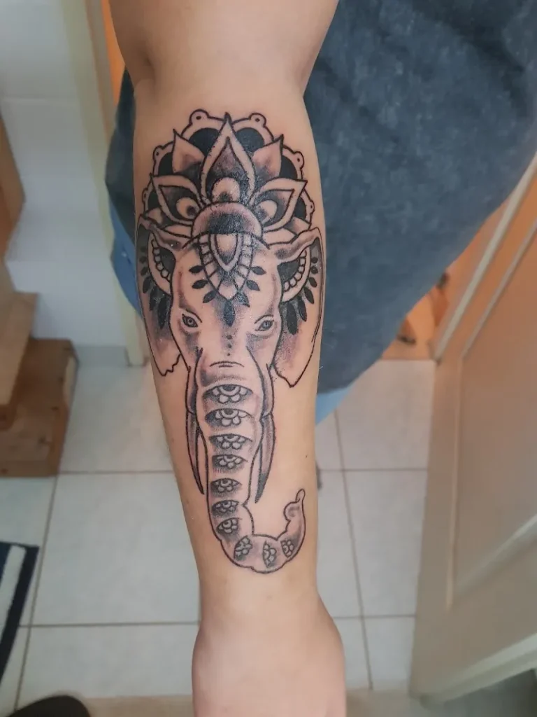 Tattooist in Bordeaux 3 768x1024