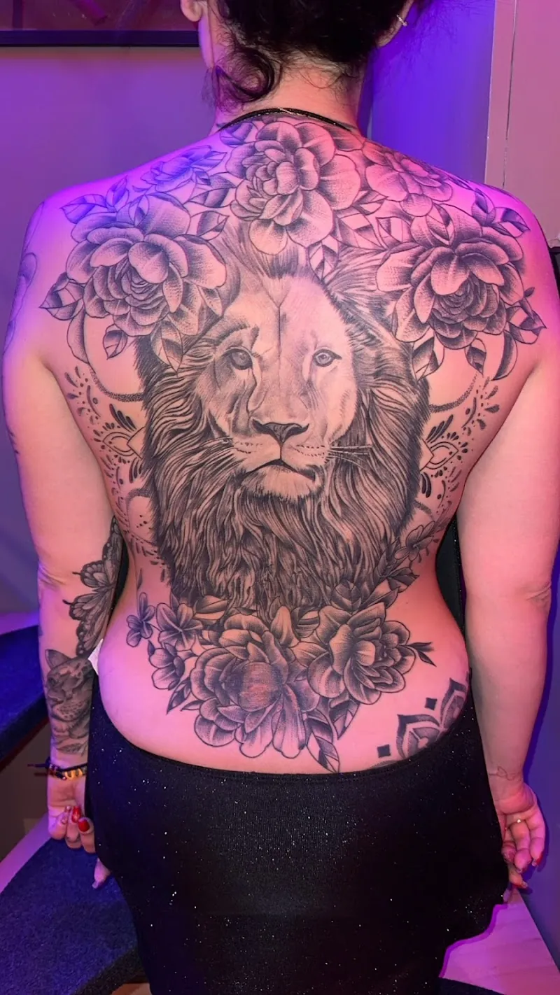 Royal Tattoo Family