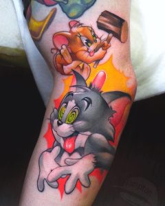 tatouage cartoon couleur tom jerry