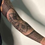 tatouage ornemental bras mandala_10_11zon
