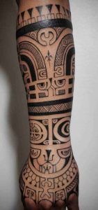 tatouage polynésien main_4
