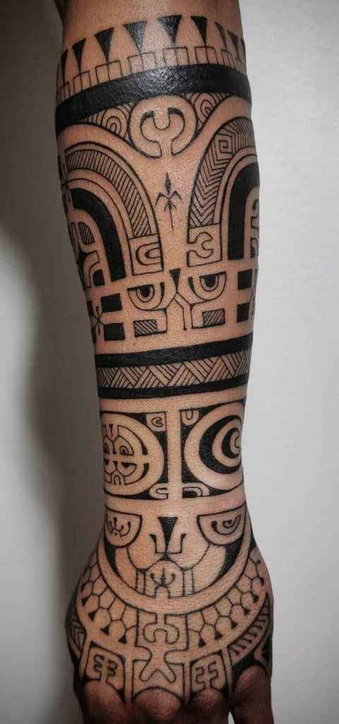 tatouage polynésien main_4