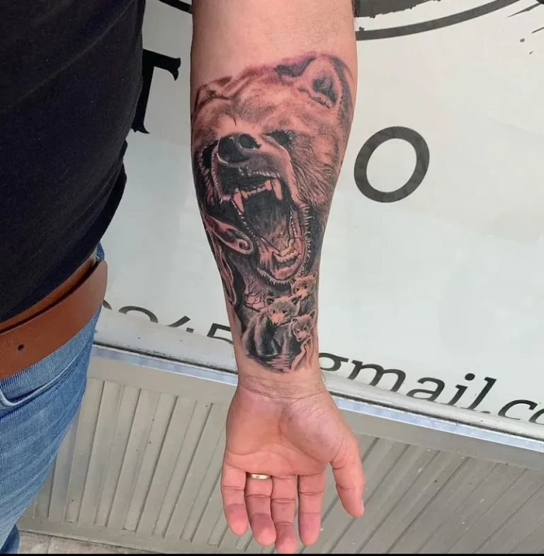 Astro ink tattoo Arts Corporels Tattoo 1 768x786