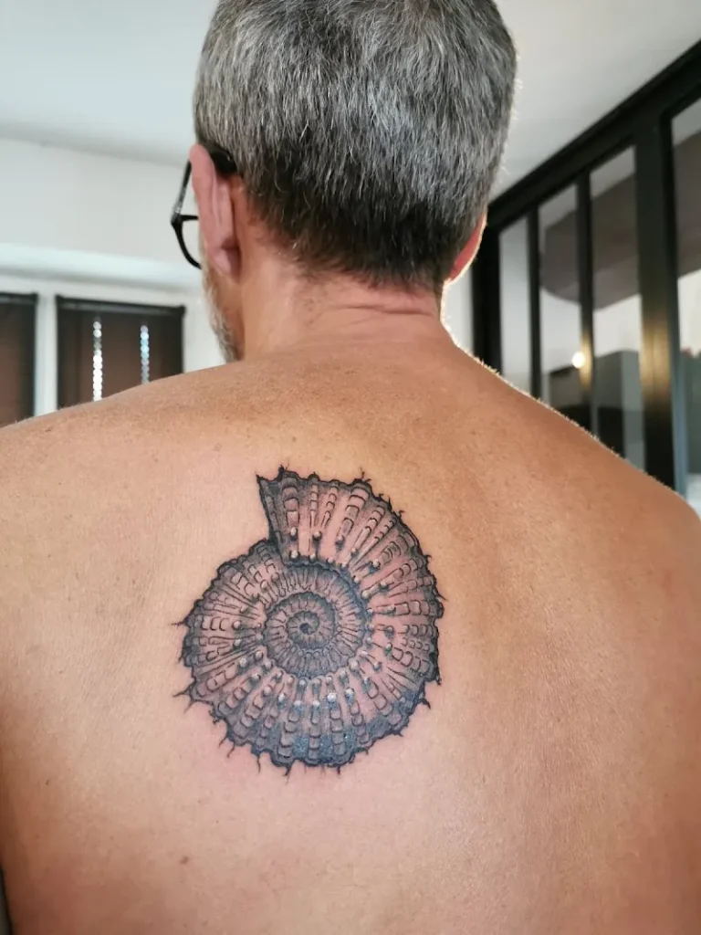 BLUE VELVET Tattoo Club 3 768x1024