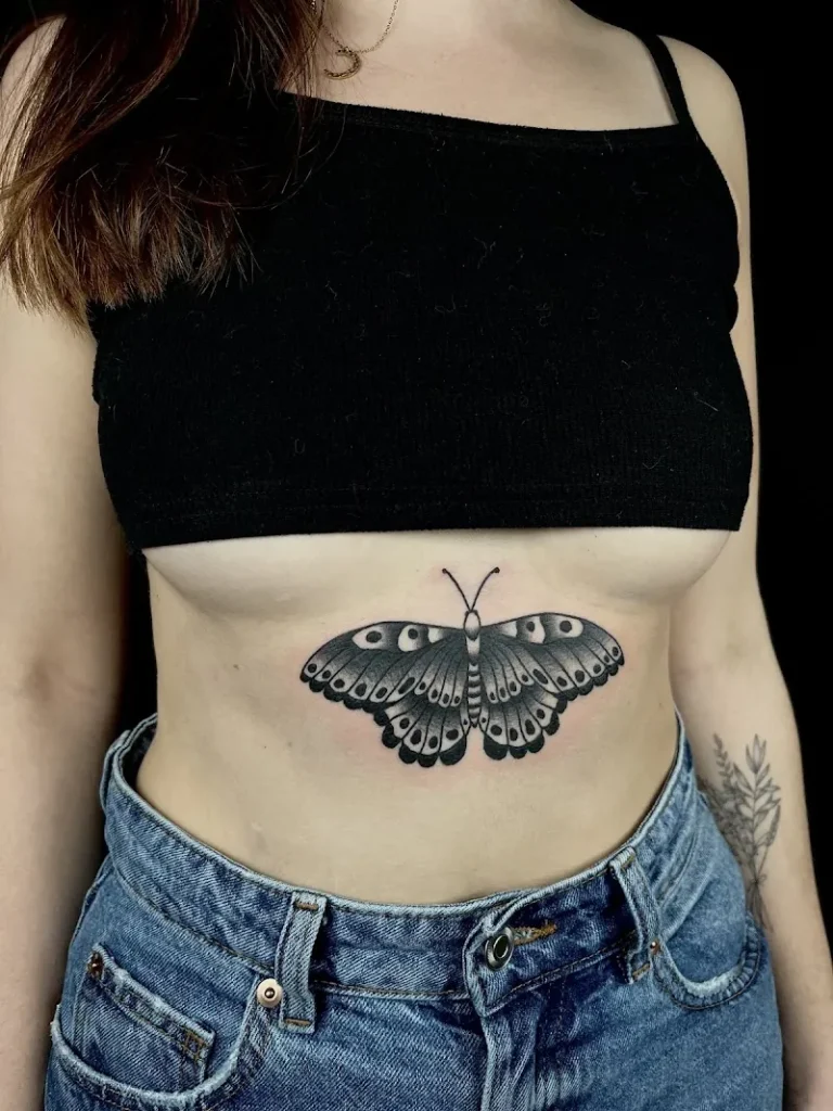 Essentiel Tattoo Salon de tatouage a Nancy 7 768x1024