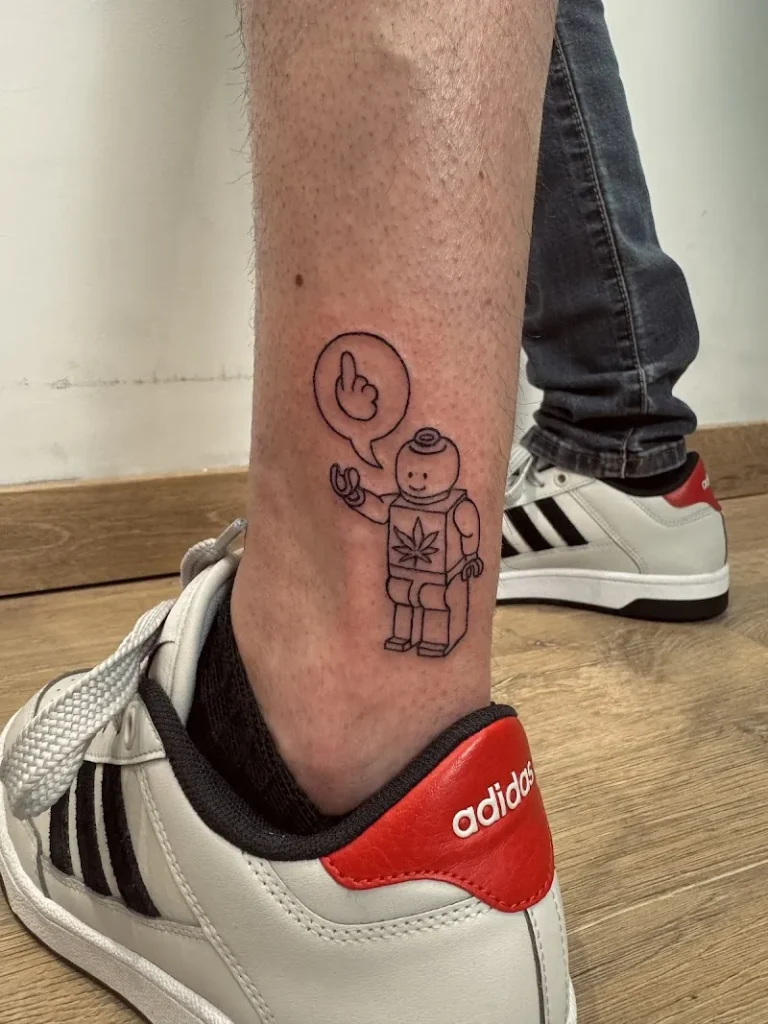 Essentiel Tattoo Salon de tatouage a Nancy 8 768x1024