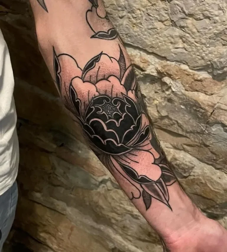 LYON TATTOO SHOP 1 768x855
