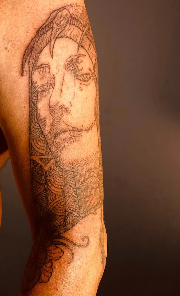 L Atelier 31   Salon de Tatouage 6 768x1259