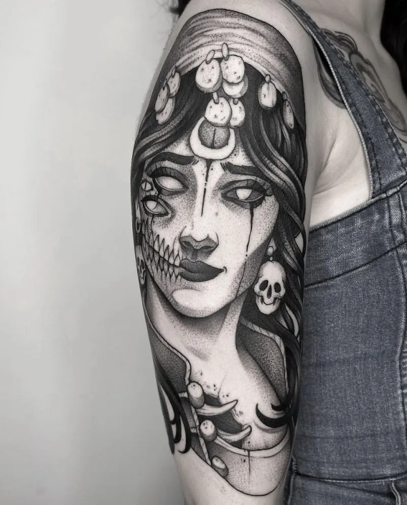 Galerie de tatouages 53 Le Perce Muraille St Michel