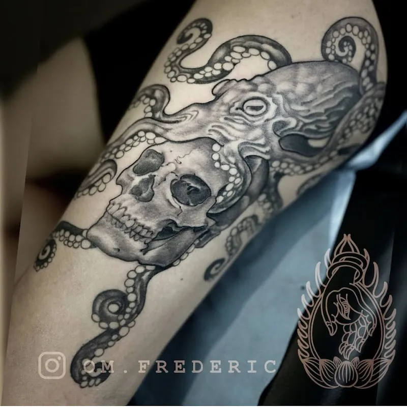 Galerie de tatouages 50 Le Perce Muraille St Michel